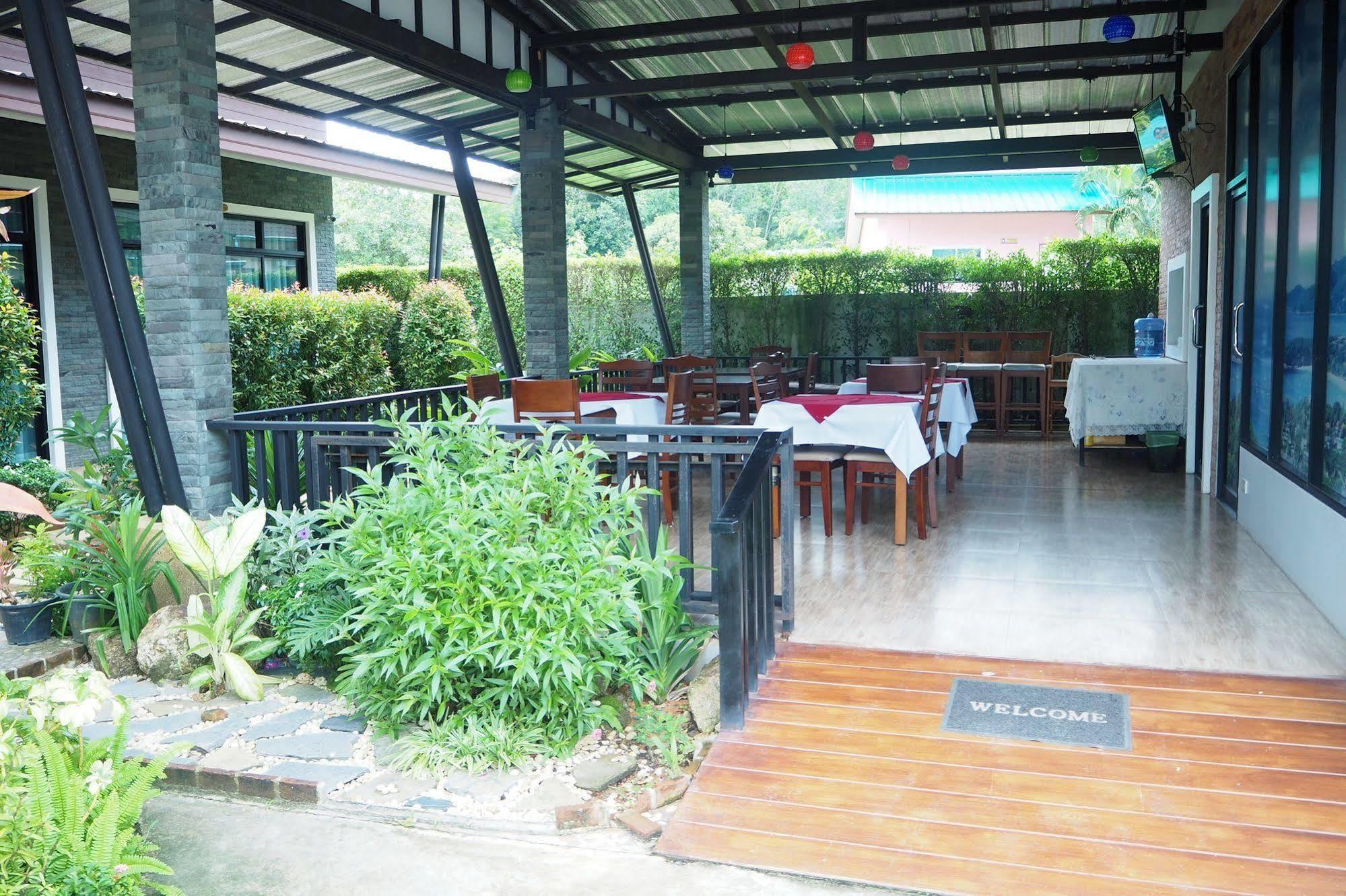 Jinda Resort Nai Yang Beach Buitenkant foto